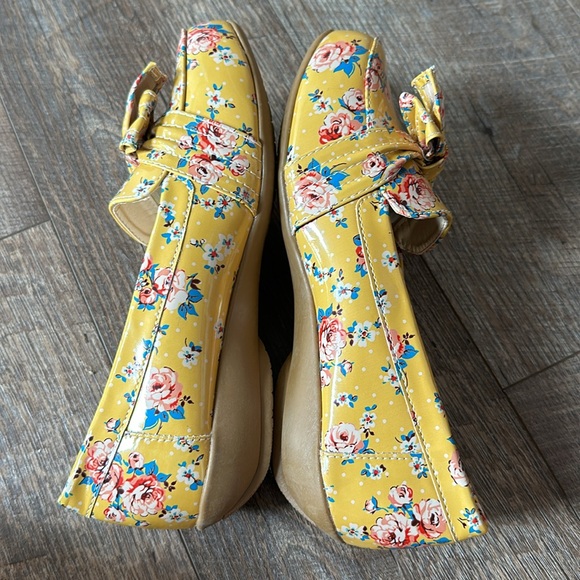 Beacon Mustard Floral Bow Flat Shoes - Picture 10 of 14